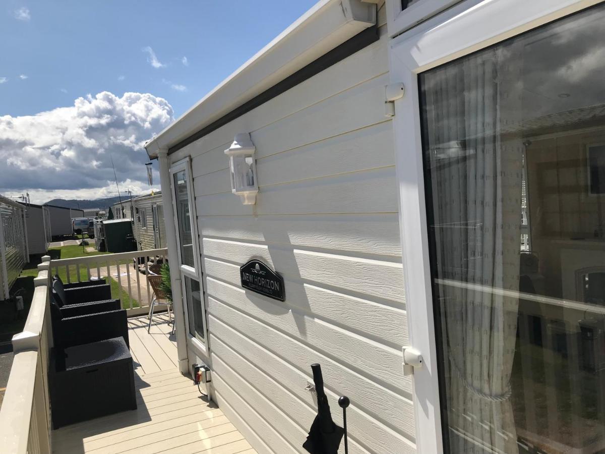 Hot Tub Accommodation North Wales Caravan Rhyl Zewnętrze zdjęcie